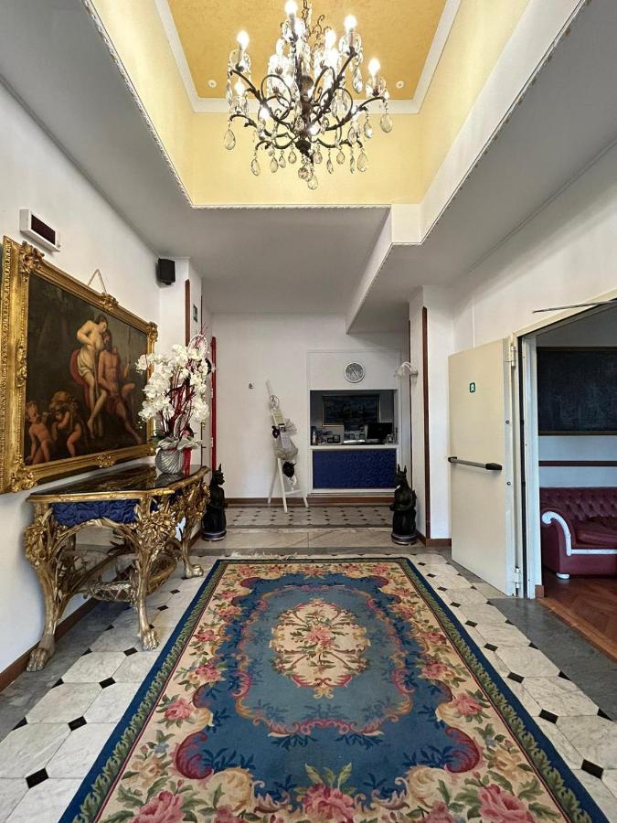 Hotel Petit Royal Ospedaletti Exteriör bild